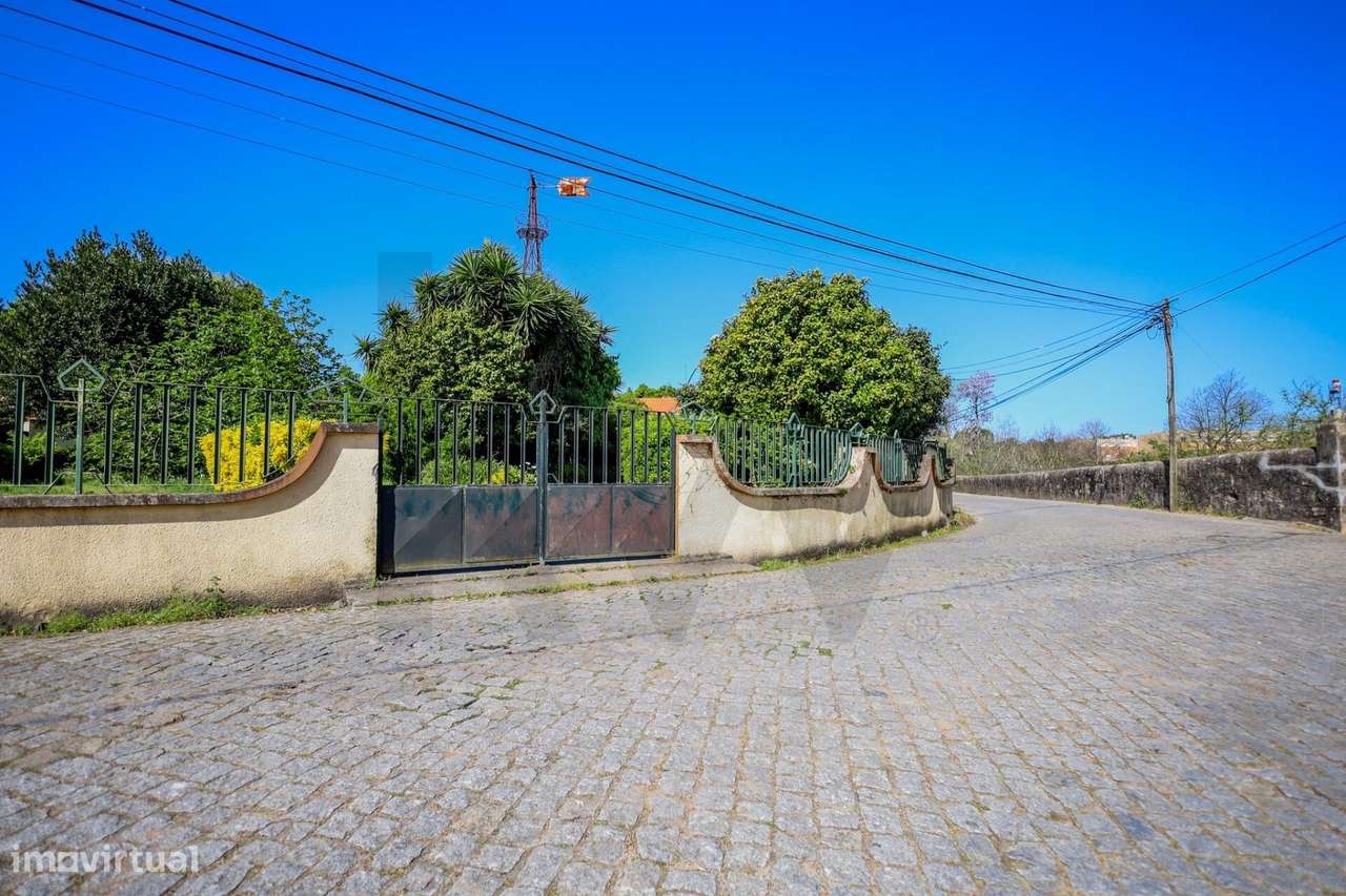 Moradia com 1451m2 de Terreno e Elevado Potencial de Valorização em Sã-43