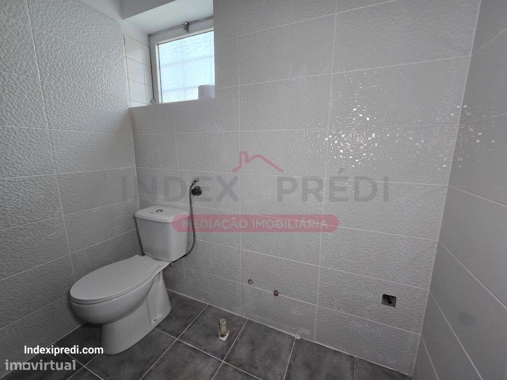 Investidores - Excelente loja com muita luz natural. - Arrendado-21