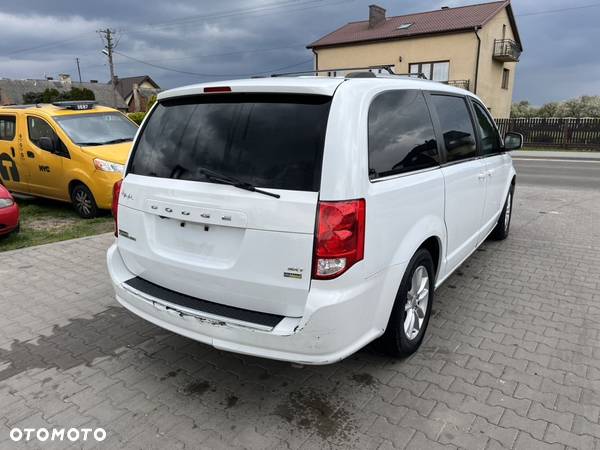 Dodge Grand Caravan - 7