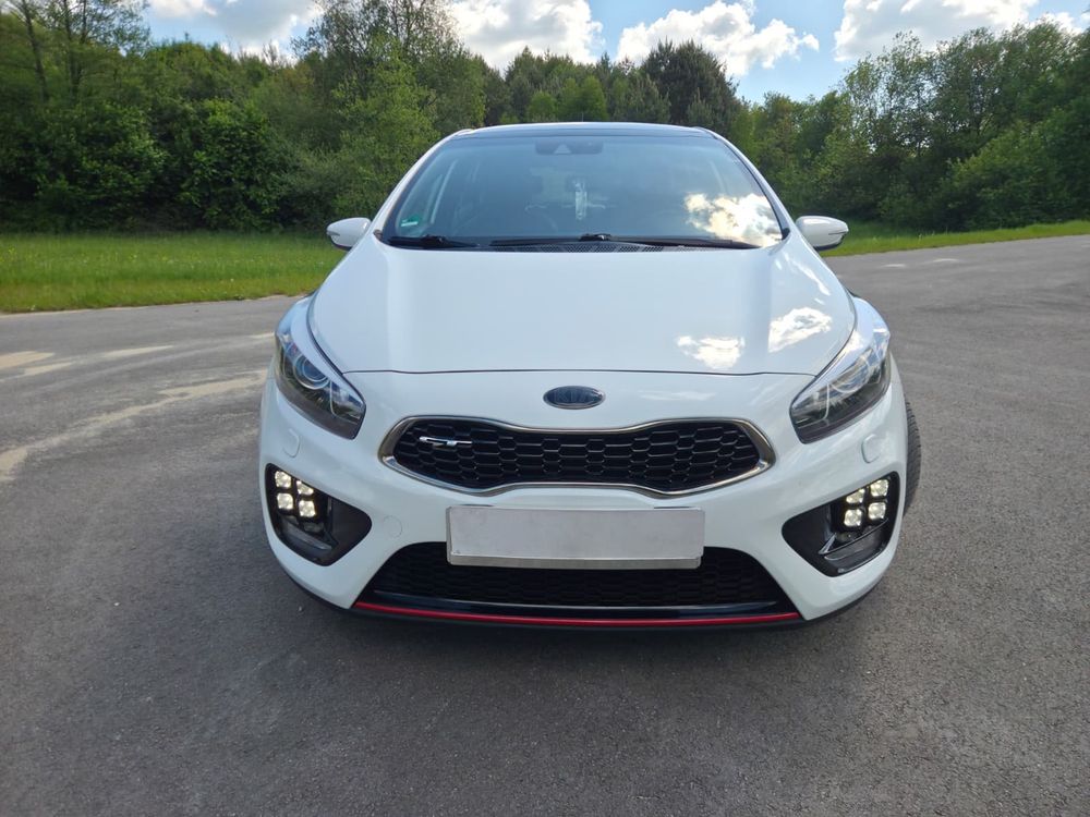 Kia Ceed II 1.6 T-GDI GT-Challenge 2015