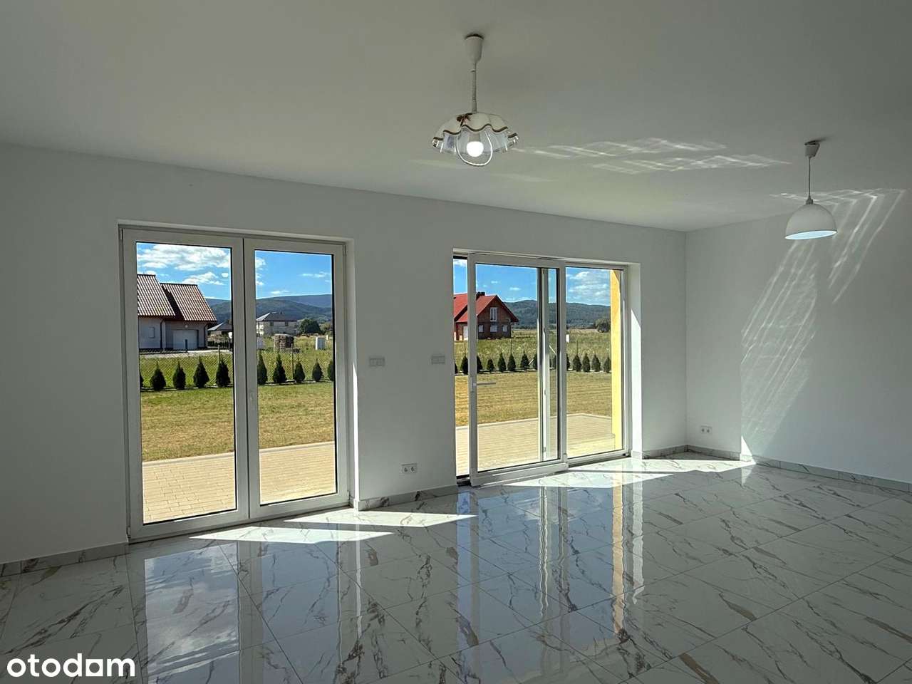 Nowoczesny dom pod klucz z widokiem na góry – 240 m², działka 10 ar-3