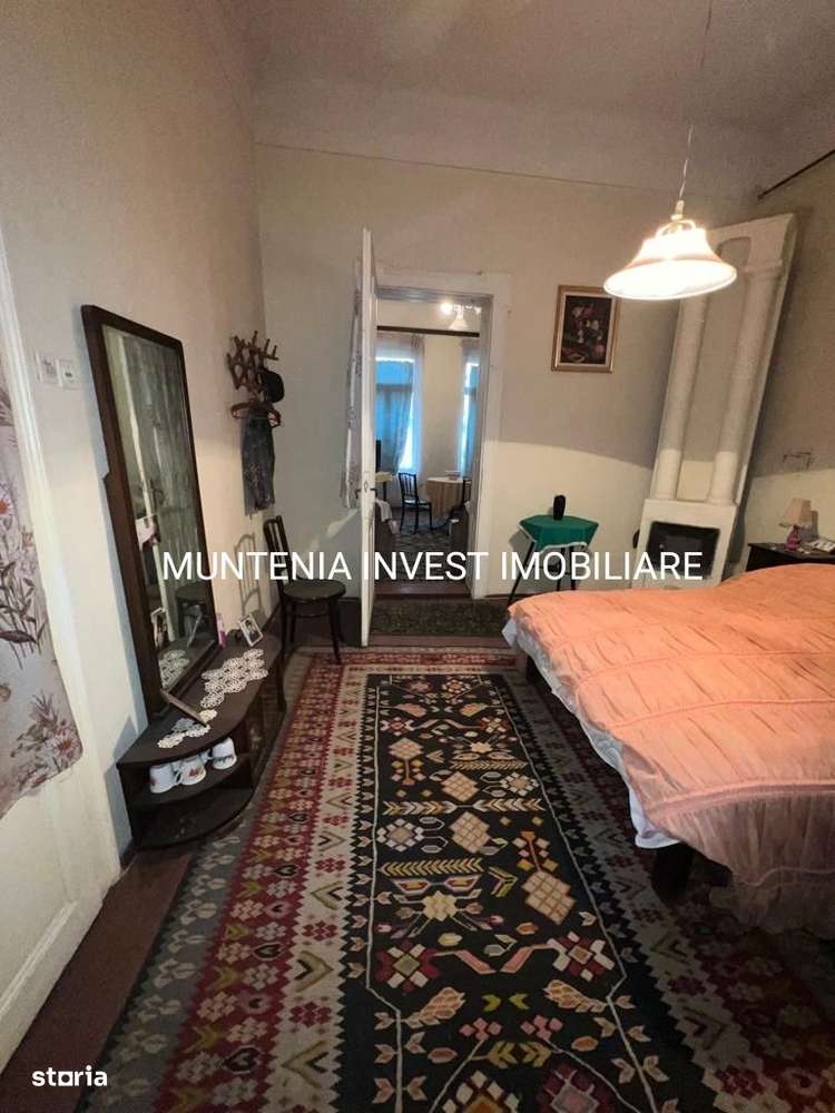 Casa 7 camere de vanzare Curtea de Arges,centrul istoric - Imagine principală: 4/6