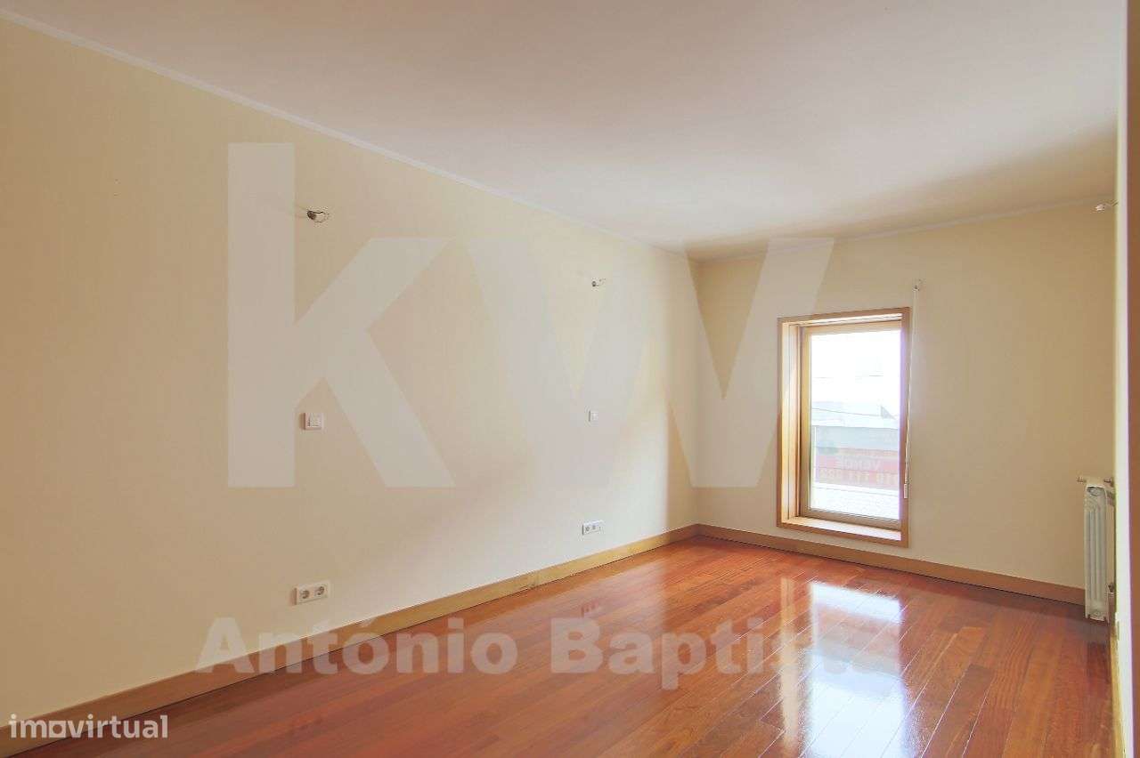 Moradia T3+1 no Bairro da Beira Mar, centro Aveiro-11