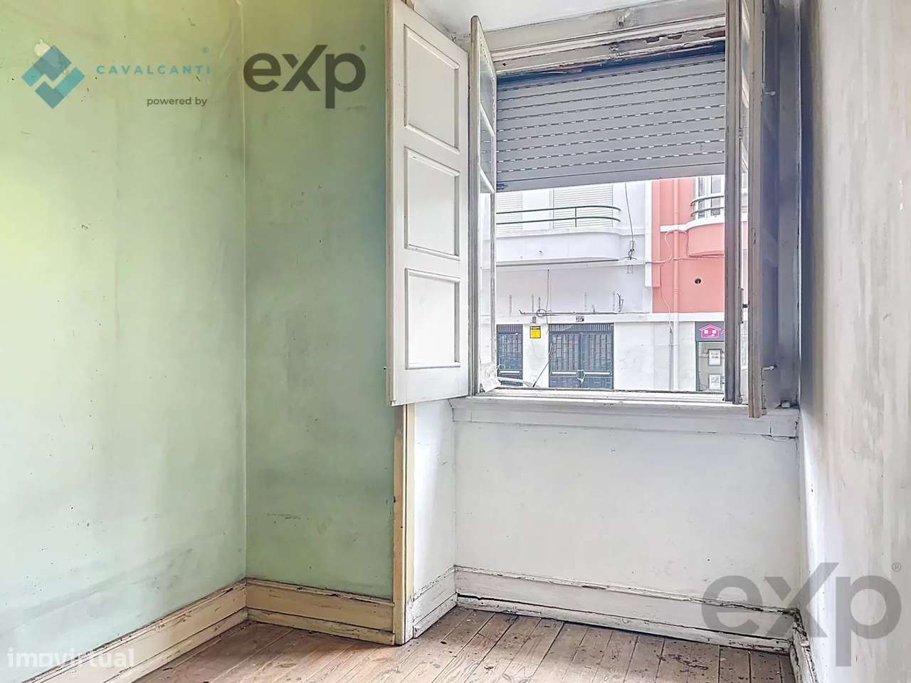 T3 com charme e logradouro Para Remodelar – Lisboa-6