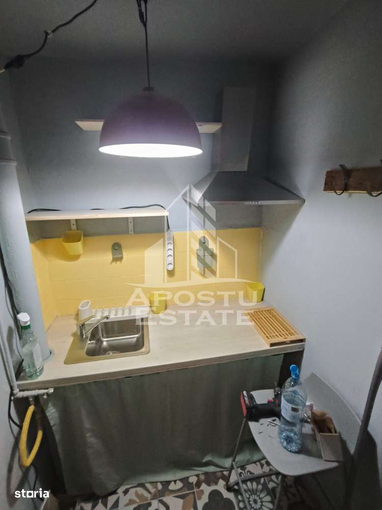 Garsoniera la etajul 2, mobilata, zona Complexului Studentesc - Imagine principală: 5/8