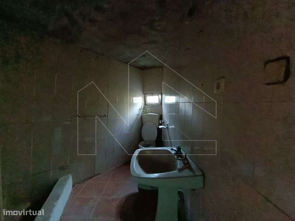 Moradia T3 para recuperar Valongo do Vouga-13