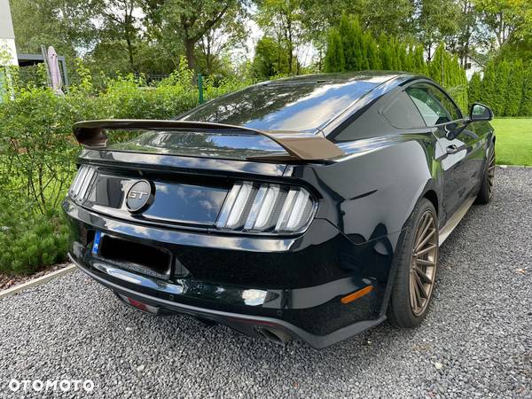 Ford Mustang 5.0 V8 GT - 4