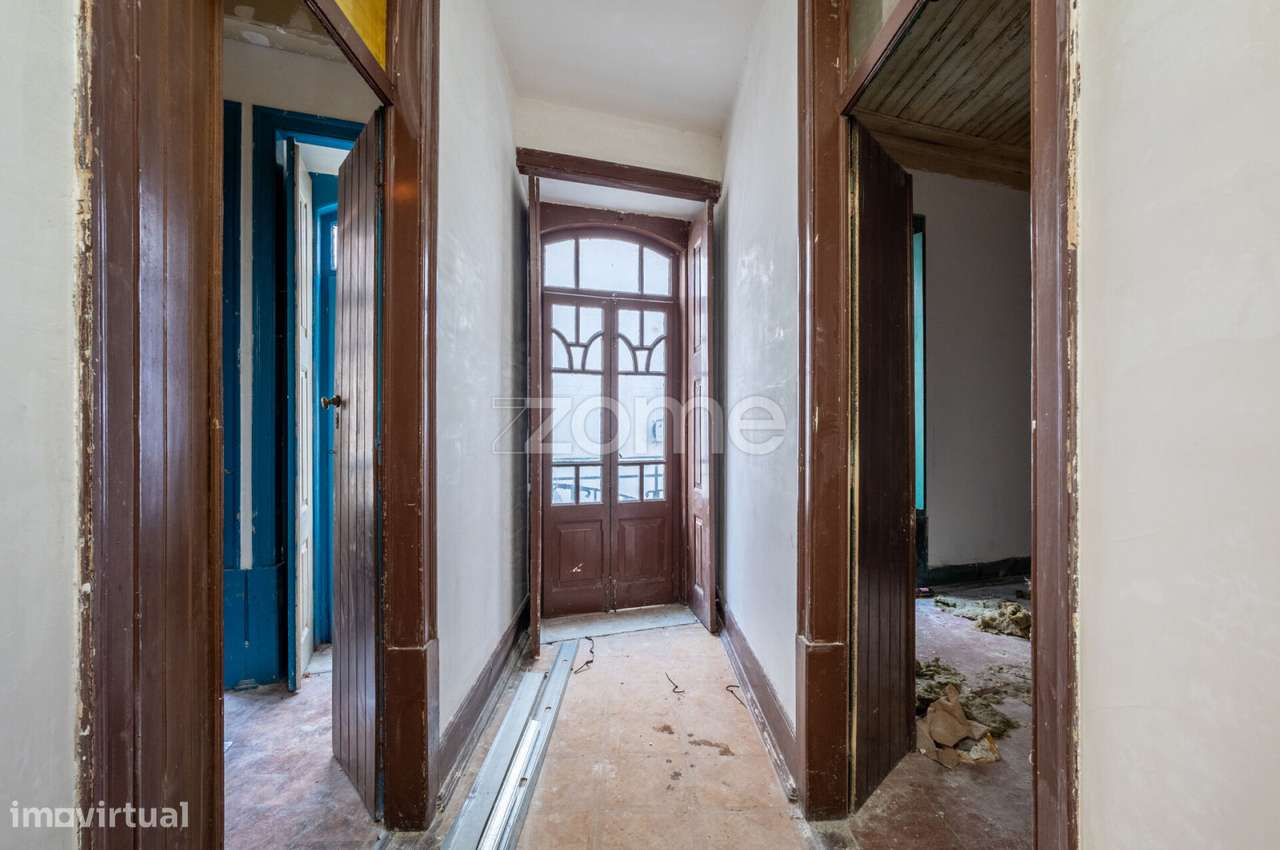 Prédio com grandes áreas no Centro de Leiria-21