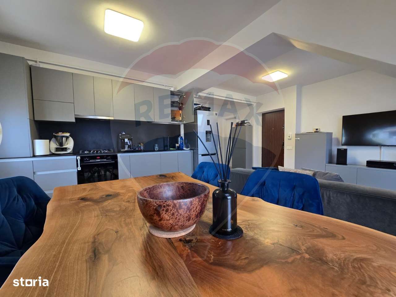 Apartament cu 3 camere în Zona Bună Ziua-0