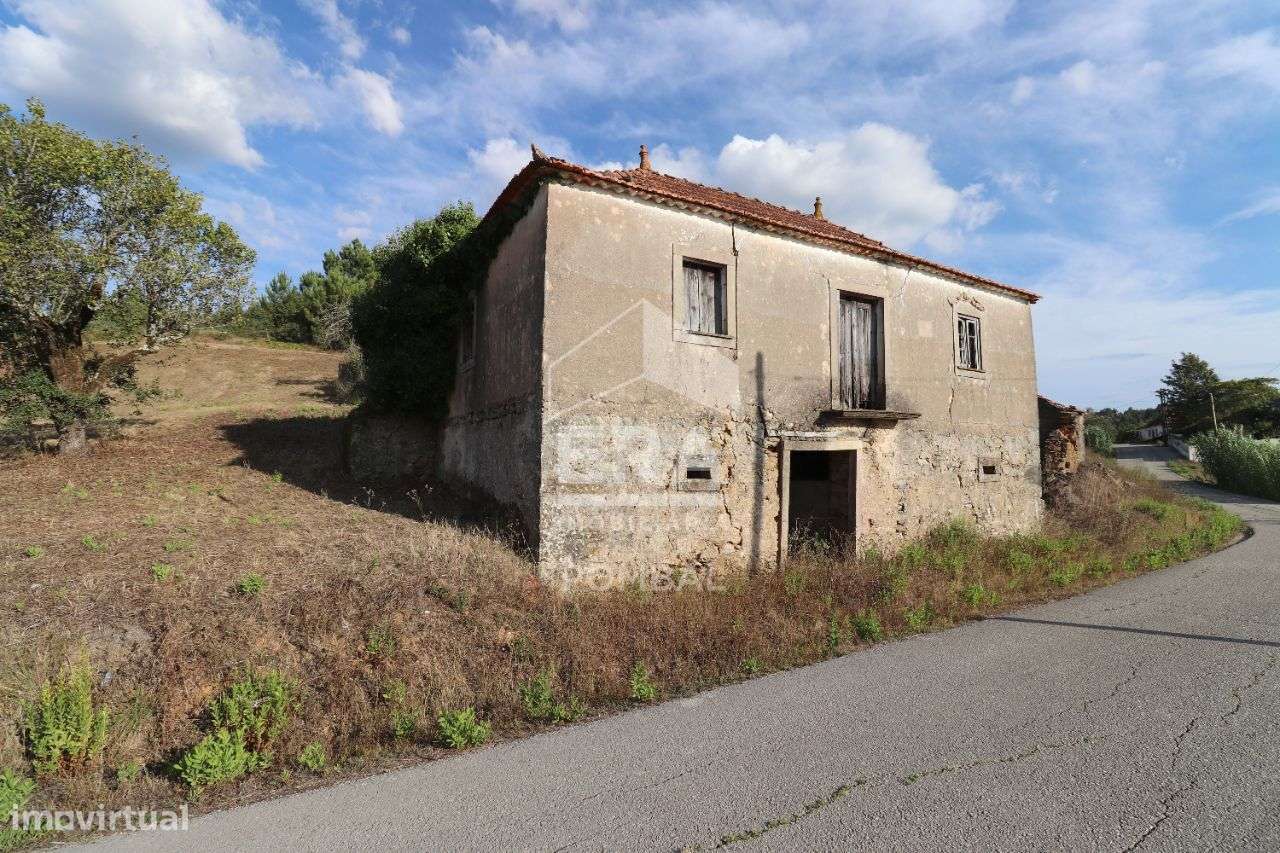 Moradia T3 localizada em Vila Cã, Pombal-17