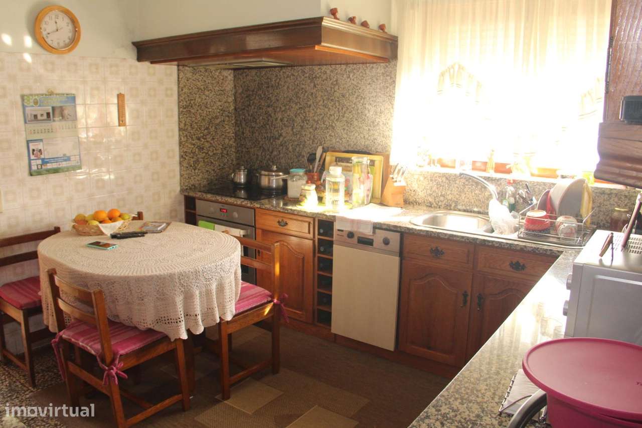 Moradia 4 Frentes lote com 980m2-27