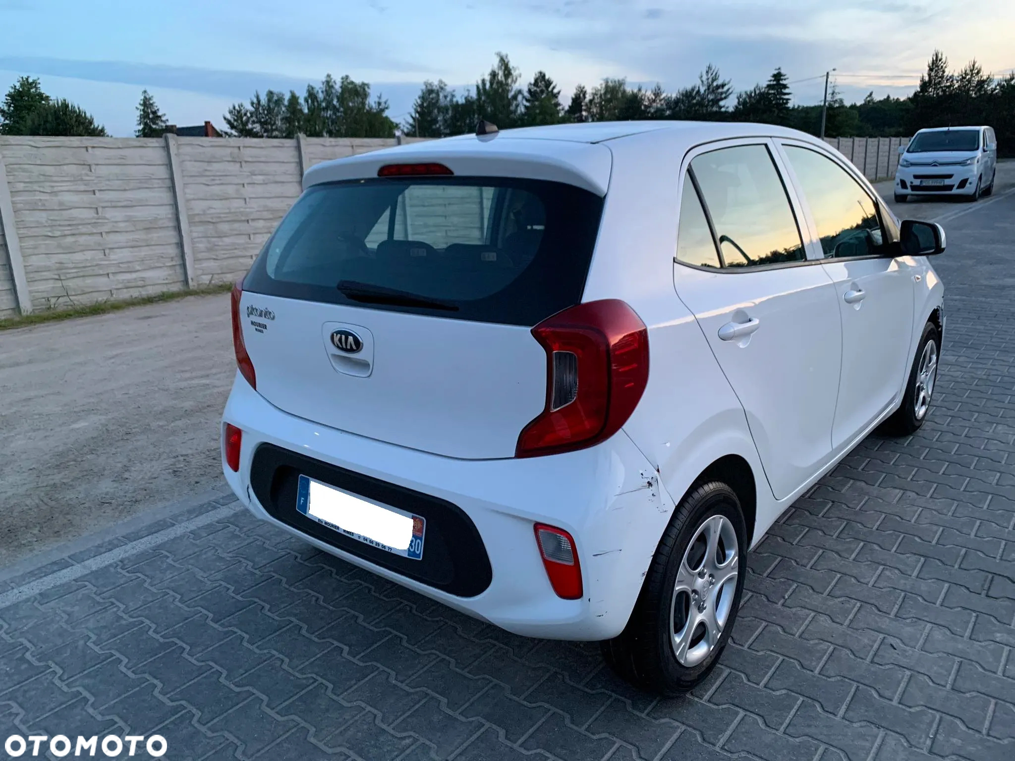 Kia Picanto 1.0 L - 5