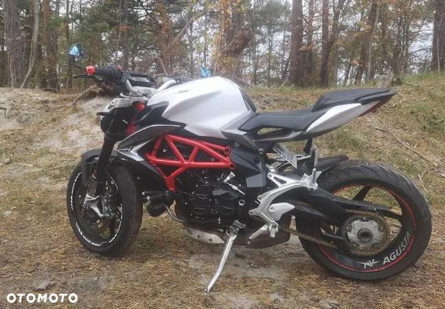 MV AGUSTA Brutale - 4