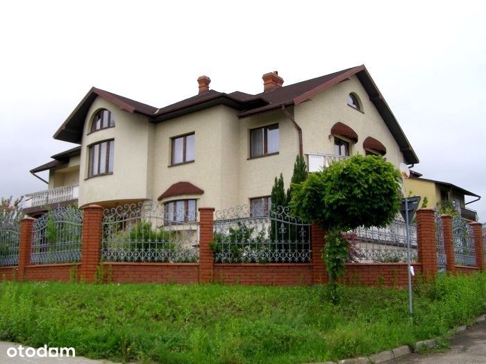 Atrakcyjny i komfortowy dom położony w Jaśle