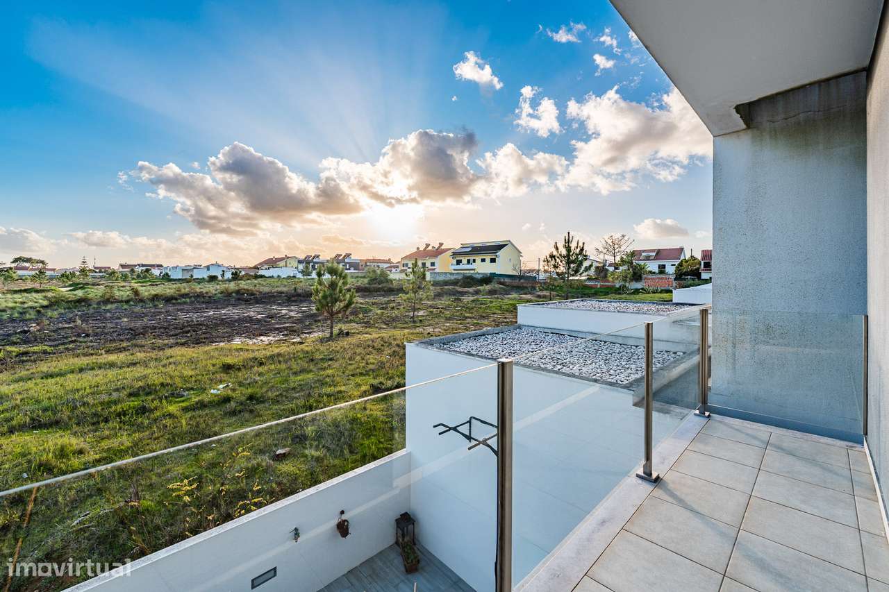 Moradia T3 com Garagem - Fernão Ferro-21