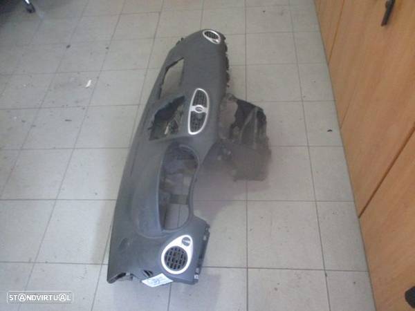 Tablier 8200836949 RENAULT CLIO 3 FASE 2 2012 PRETO - 2