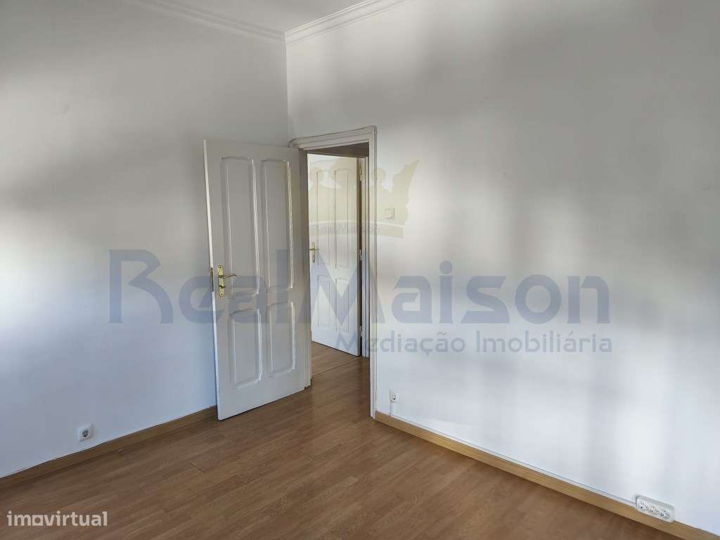 Vende-se Apartamento T4 na Amoreira - Cascais-5