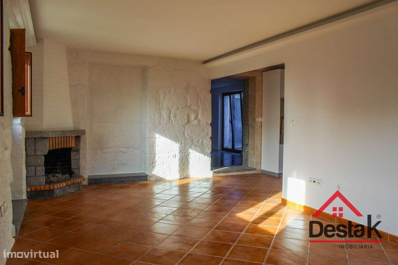 Moradia V3 em pedra situada em Viseu - Grande imagem: 5/36