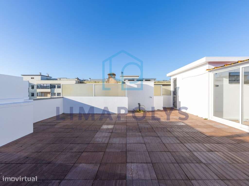 Apartamento T1 renovado com terraço privado-10