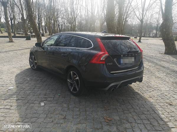 Volvo V60 2.4 D6 R-Design Sum.AWD Phev - 11