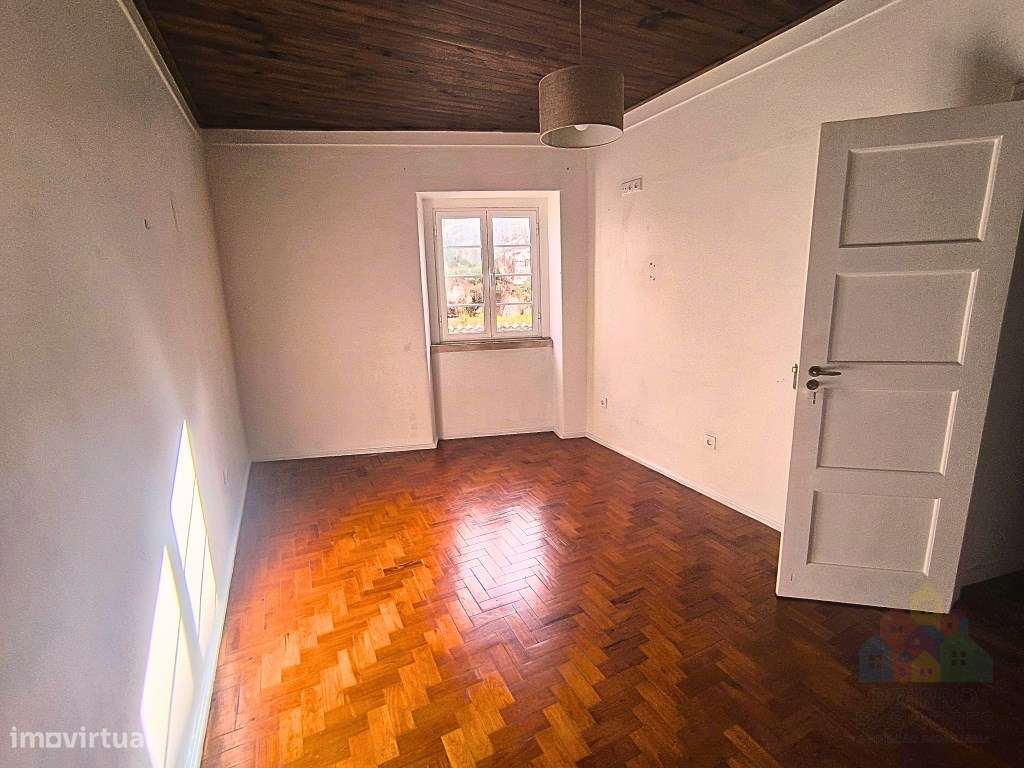 Apartamento T3 com logradouro ( Rés do Chão ) em Abrantes-9