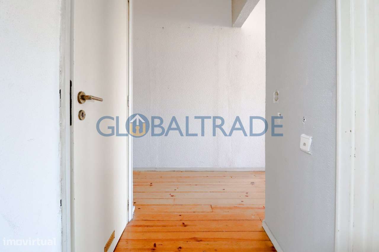 Apartamento T1+1 no coração do Porto-39