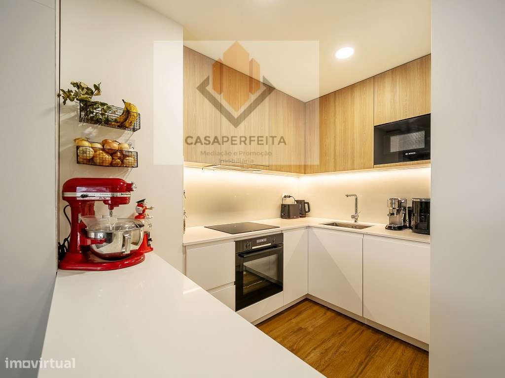 Fabuloso T2 Como Novo com Terraço e Lugar de Garagem - Candal-11
