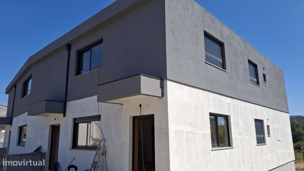 Apartamento T3 novo com 2 casas de banho em Agrela-8