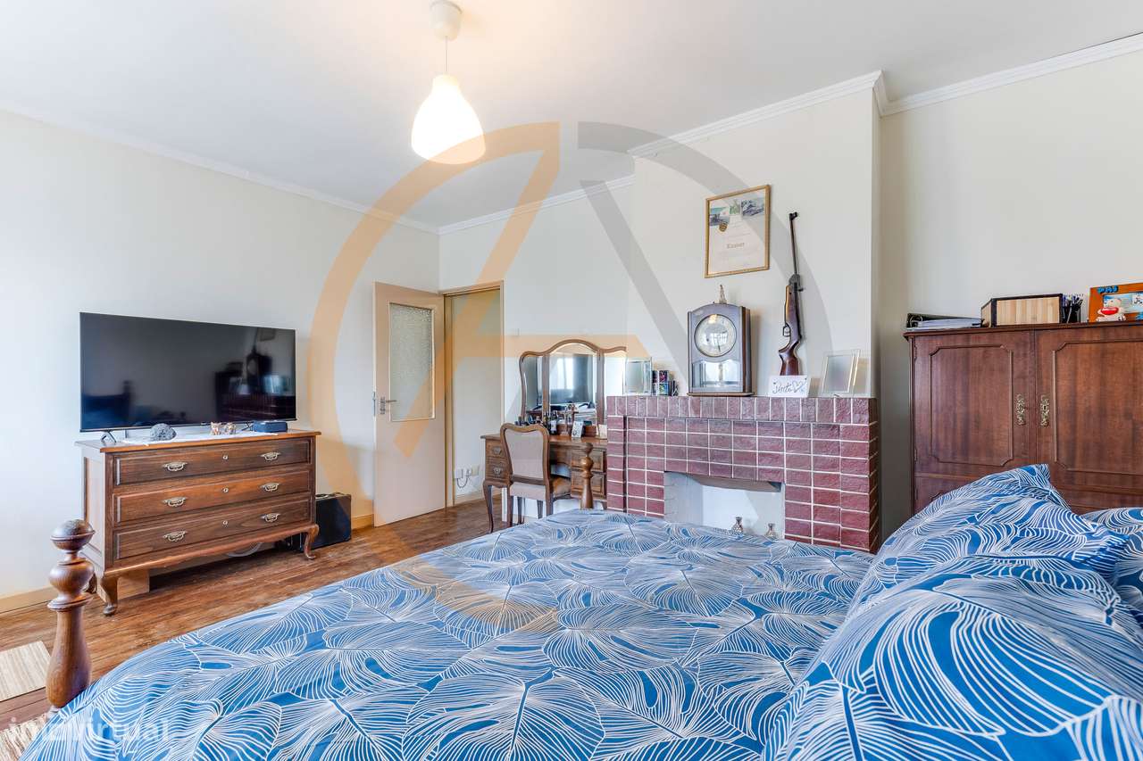 Apartamento T1 com Espaço Exterior | Cedofeita-23