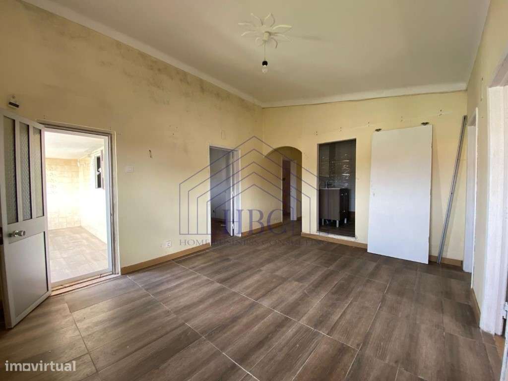 Moradia T3+1 com Grande Potencial na Lagoa de Albufeira - Sesimbra-23