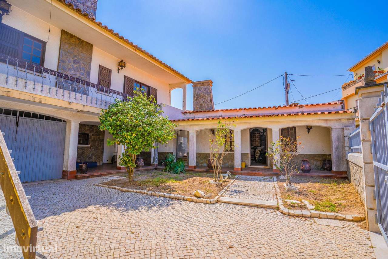 Moradia no Centro das Gaeiras. Uma casa única.-46