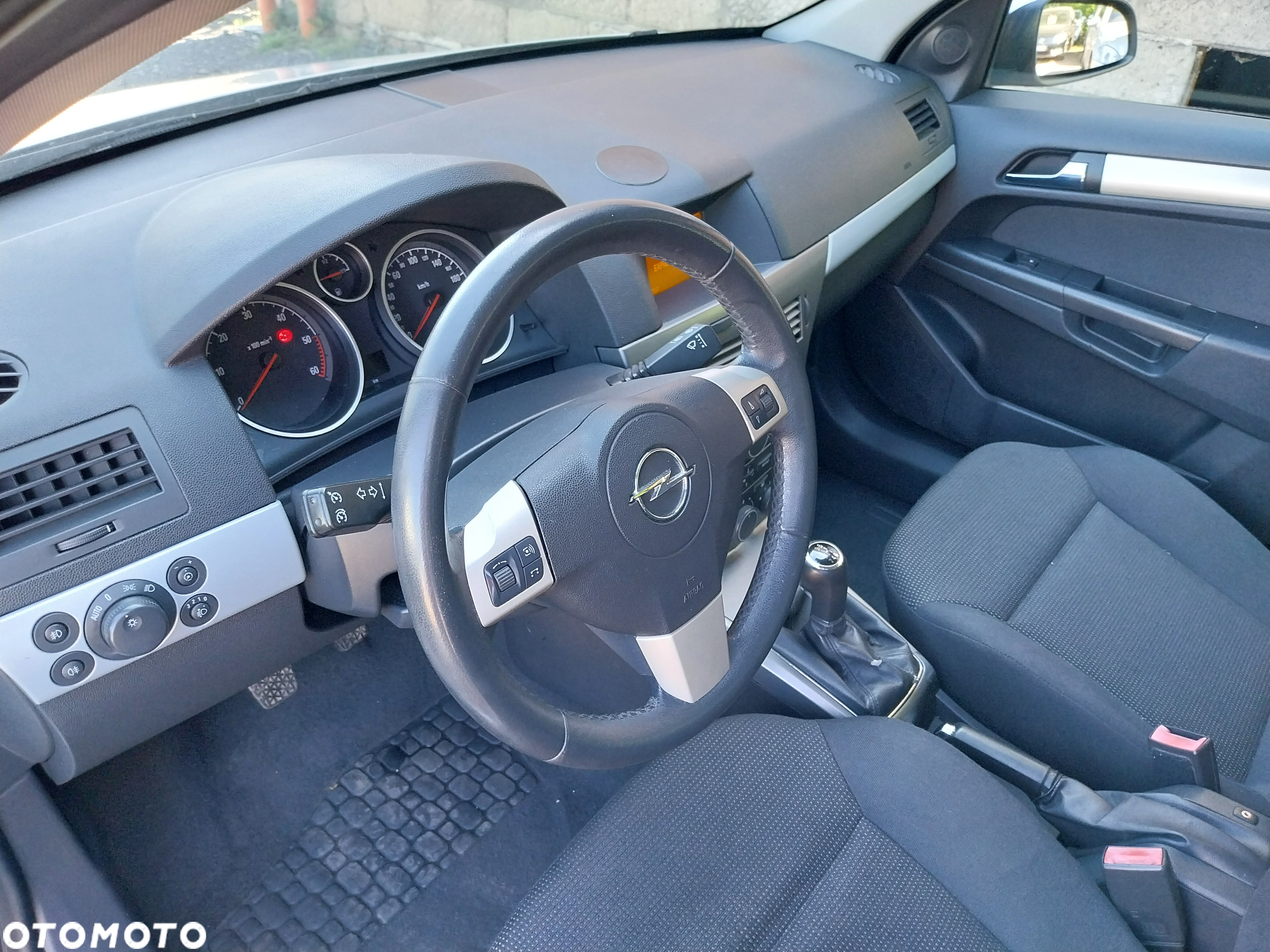 Opel Astra III 1.9 CDTI - 12