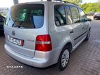 Volkswagen Touran - 10