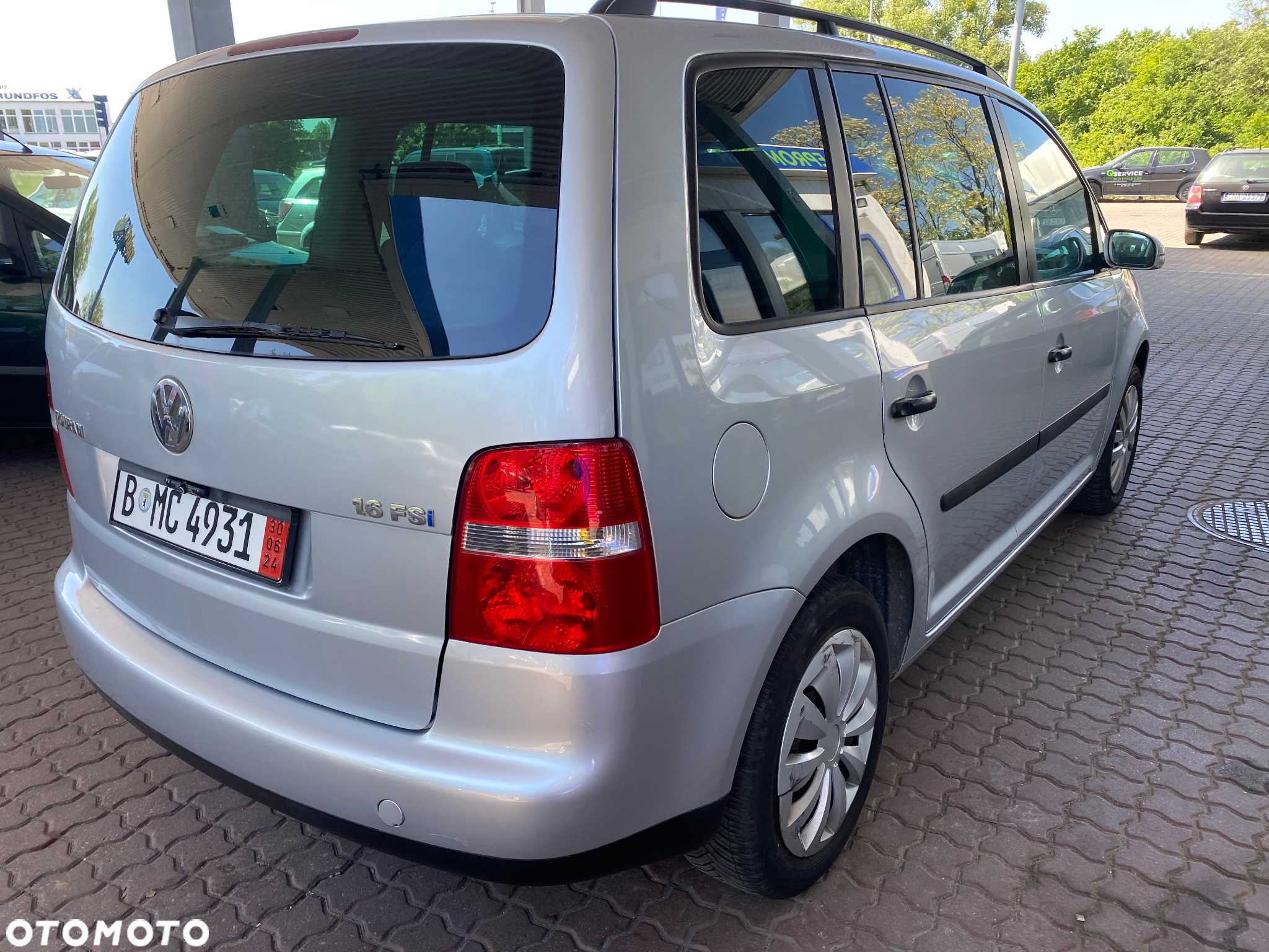 Volkswagen Touran - 10