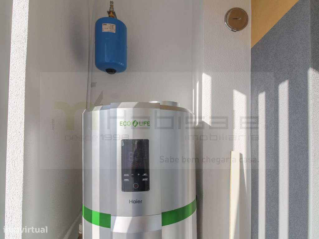 T1 com varanda ampla a 2 minutos da A33 - Grande imagem: 5/17