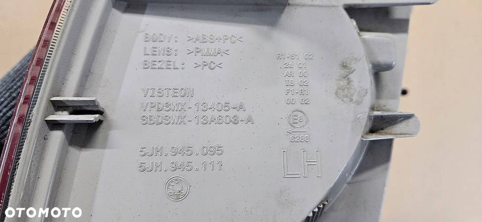 Skoda Rapid Liftback tył lewa 5JH945095 oryginał Varroc - 4