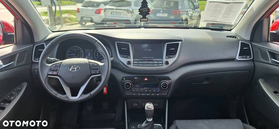 Hyundai Tucson 1.6 GDI BlueDrive GO 2WD - 11