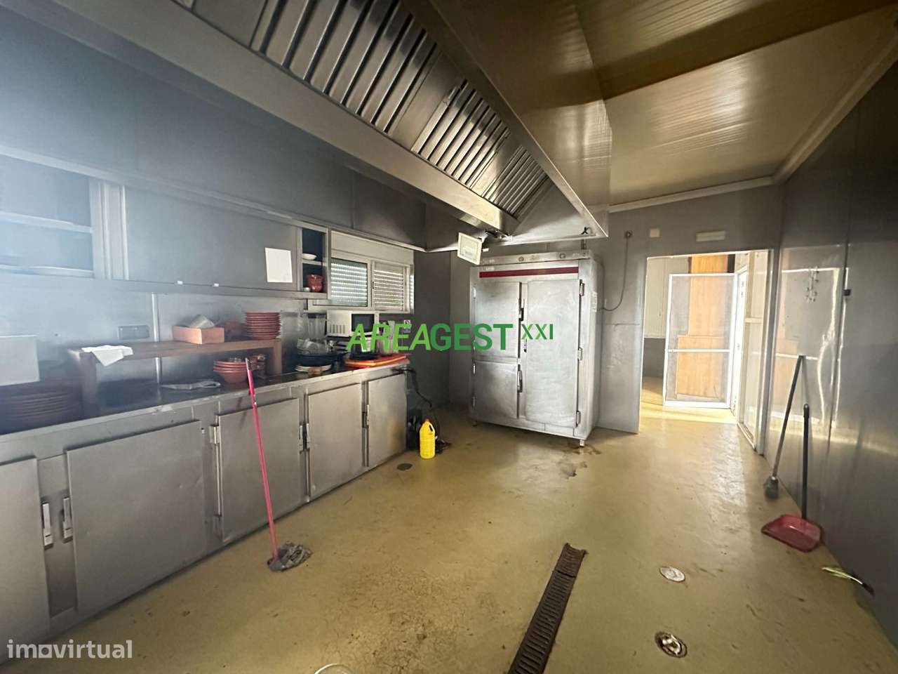 Prédio em propriedade total em Charneca de Caparica-5