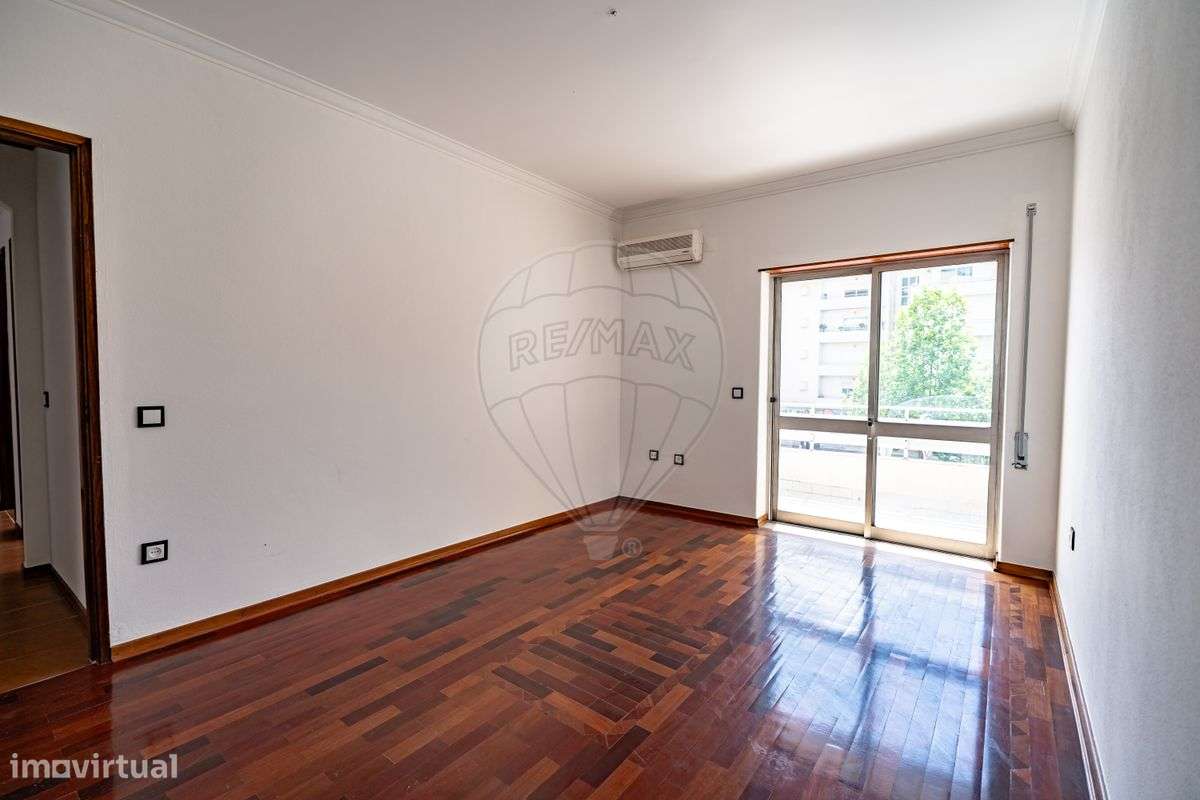 Apartamento T4 para venda - Grande imagem: 1/47