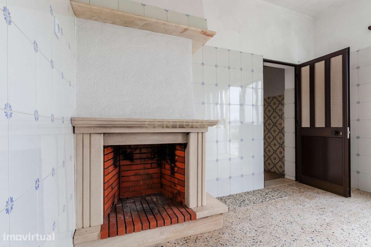 Moradia T2 para renovação | Lote 1.000 m² | São Francisco, Alcochete |-11