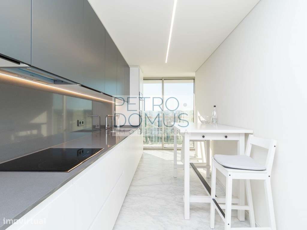 APARTAMENTO T2 DE LUXO NA INFINITY TOWER - RIVER- PRAÇA DE ESPANHA - Grande imagem: 4/30