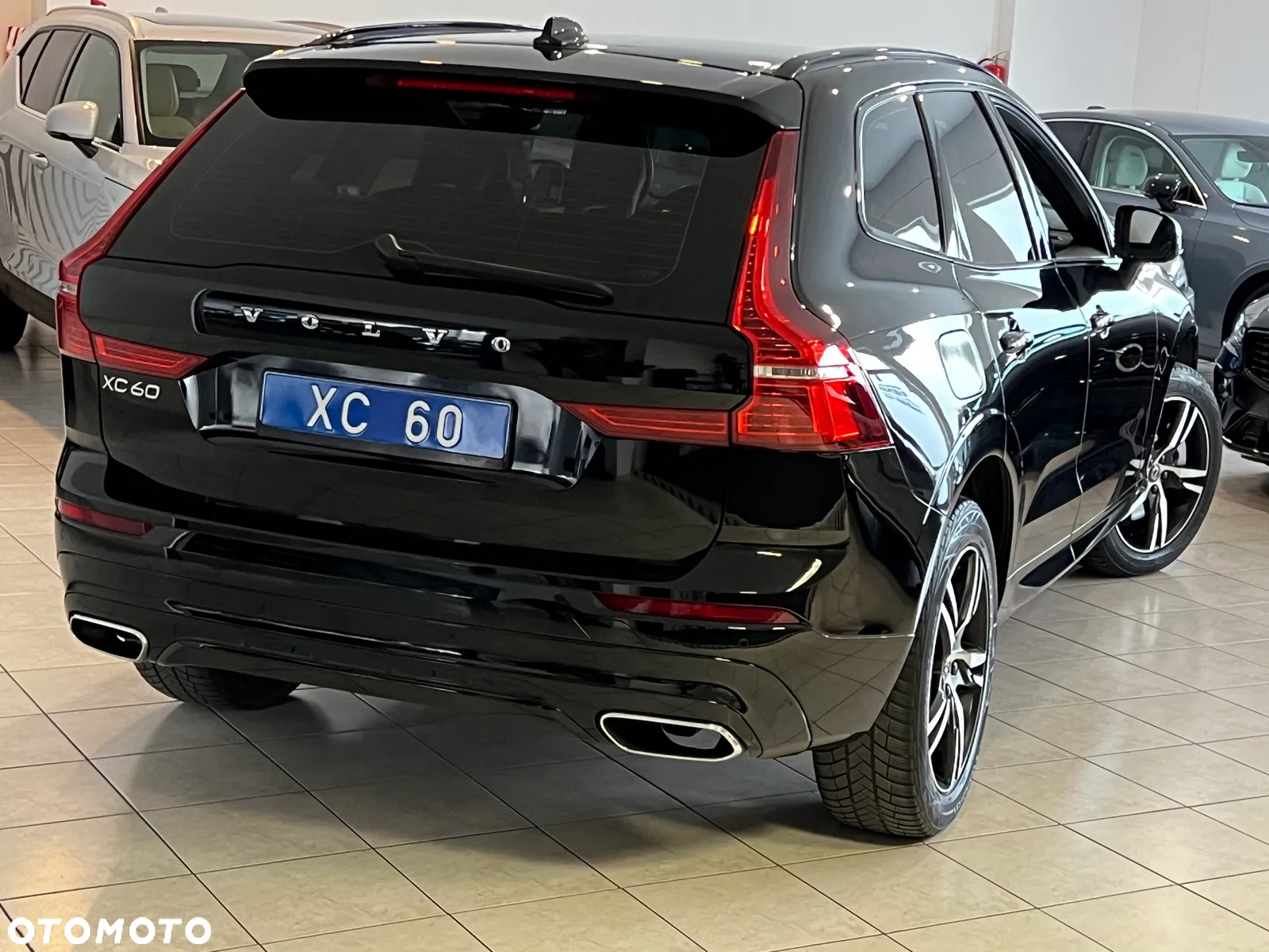 Volvo XC 60 B5 D AWD R-Design - 14