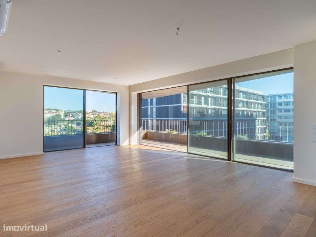 Apartamento T3 | 3 Frentes | Varandas | 2 Lugares de Garagem | Naut...-0