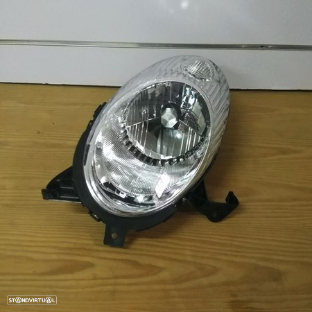 Farol Nissan Micra modelo: 2002 Novo - 1