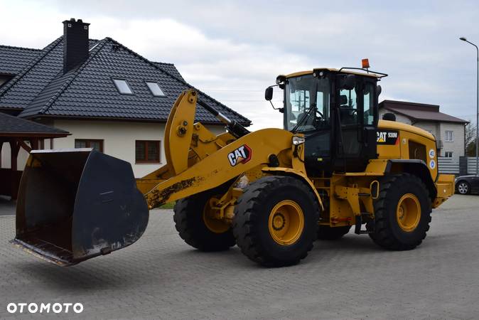 Caterpillar CAT 930 M - 12