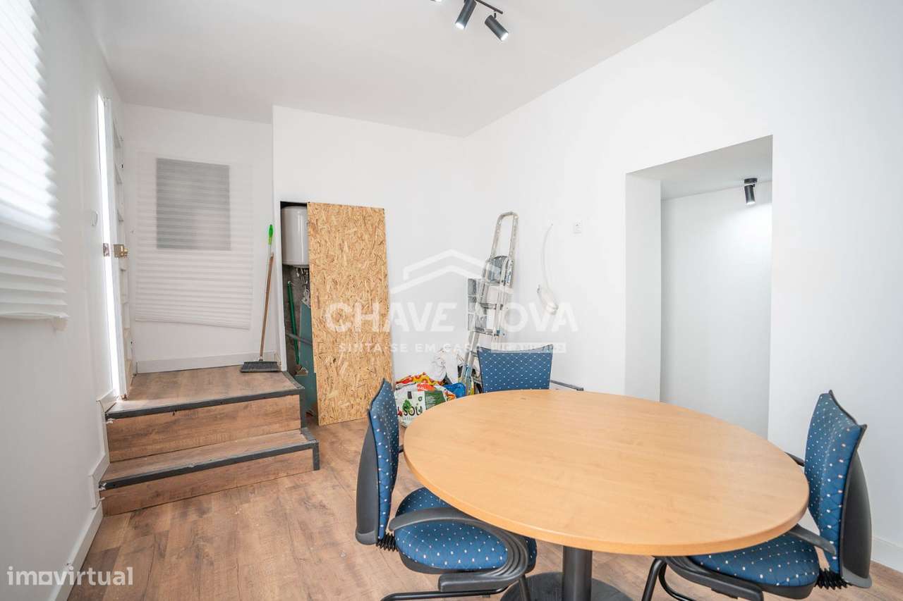 Moradia em Banda T2 Renovada em Campanha - Grande imagem: 2/16