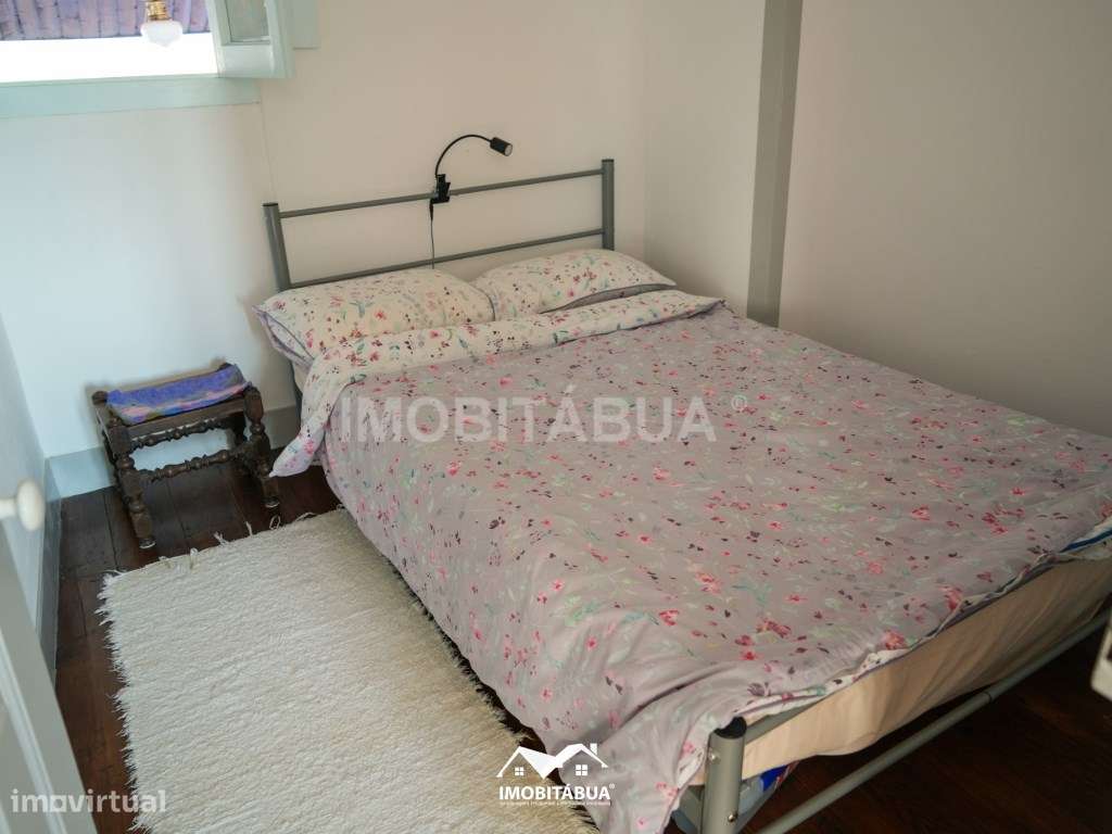 Casa Tradicional Portuguesa com Quintal, Vista e Muitos Detalhes Au...-17