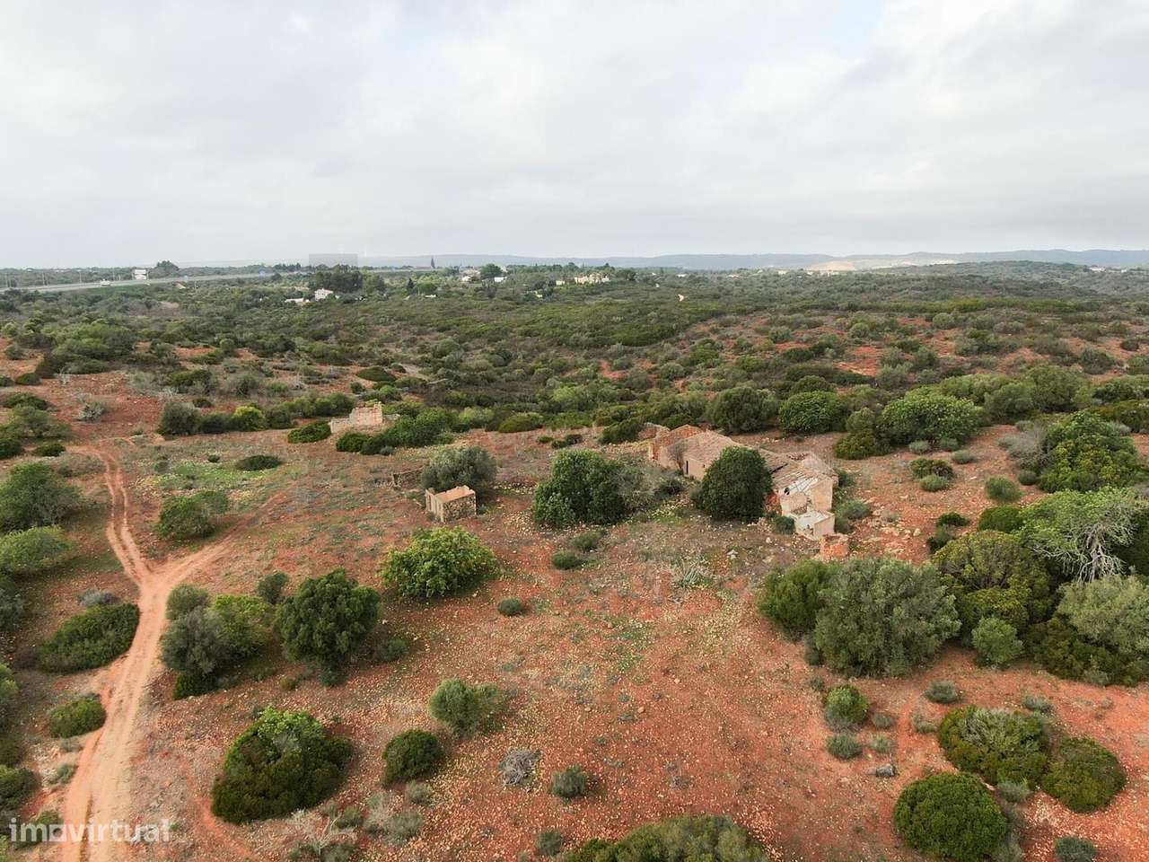 Terreno em Lagos, Distrito de Faro, na União das Freguesias de Bensafr - Grande imagem: 4/22