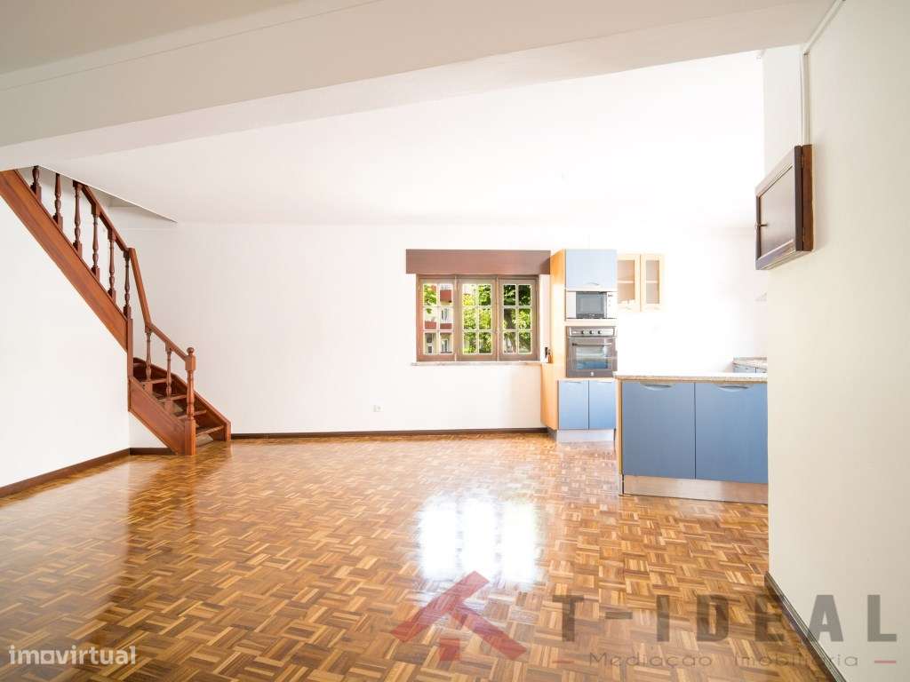 Apartamento T2 no centro da Lourinhã para arrendar - Grande imagem: 1/30