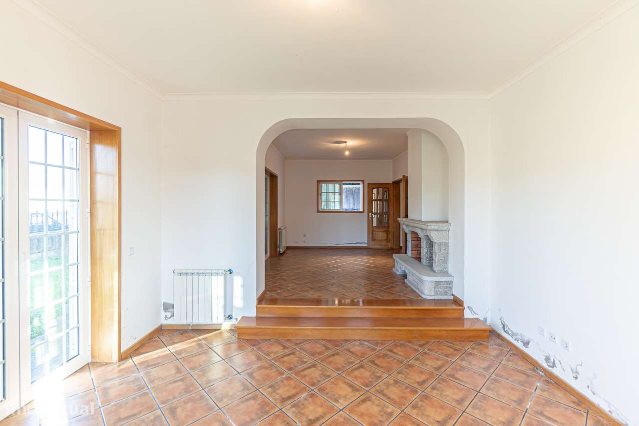 Moradia independente no centro de Alpendurada-11